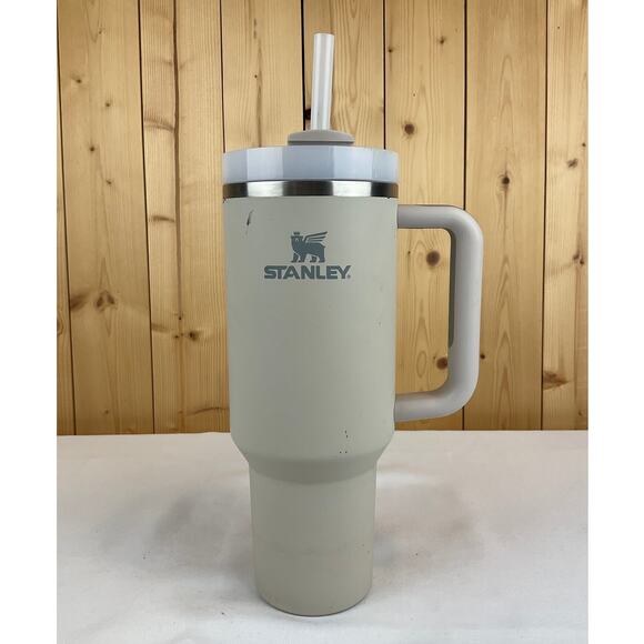 Pre-Owned Cream Stanley Tumbler, 40oz With Straw - Picture 1 of 7